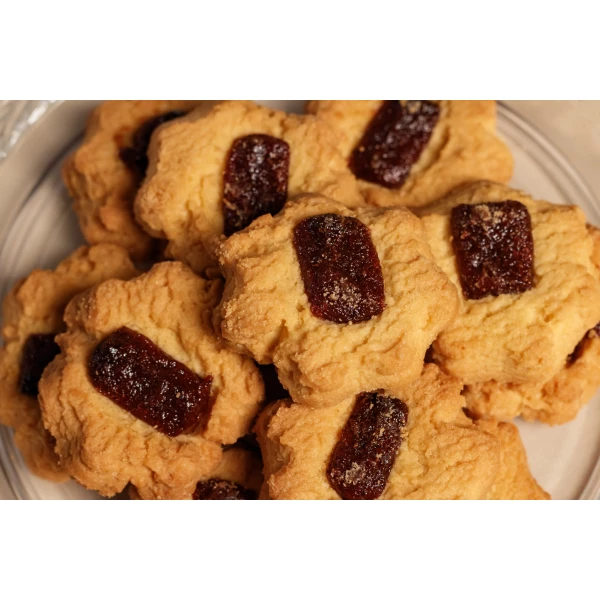 BISCOITO AMANTEIGADO COM GOIABADA